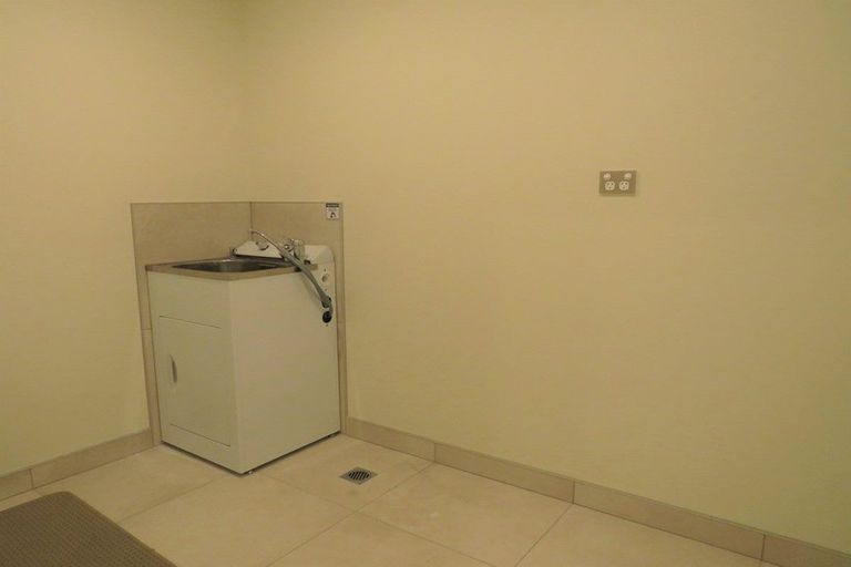 Photo of property in 465 Hobsonville Road, Hobsonville, Auckland, 0616