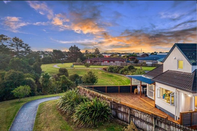 Photo of property in 1/66 Frank Nobilo Drive, Golflands, Auckland, 2013