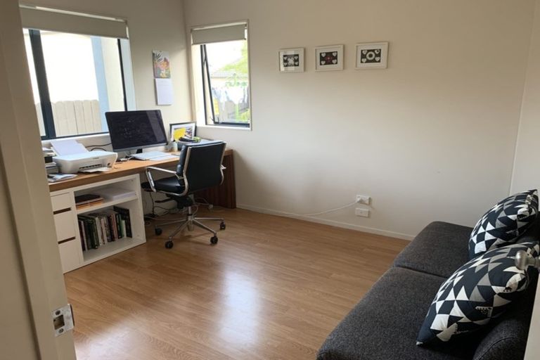 Photo of property in 34 Riverstone Road, Te Atatu Peninsula, Auckland, 0610