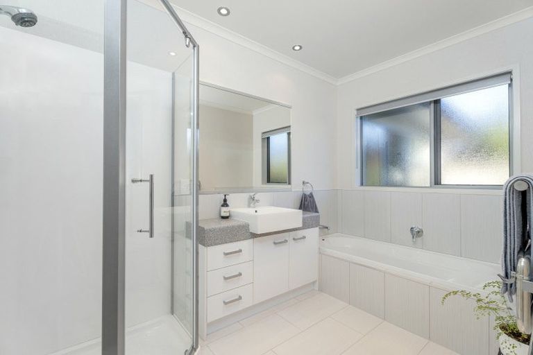 Photo of property in 2 Heritage Close, Whitianga, 3510