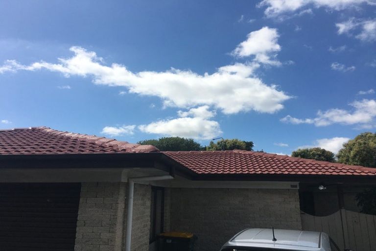 Photo of property in 2/24 Frank Evans Place, Henderson, Auckland, 0610