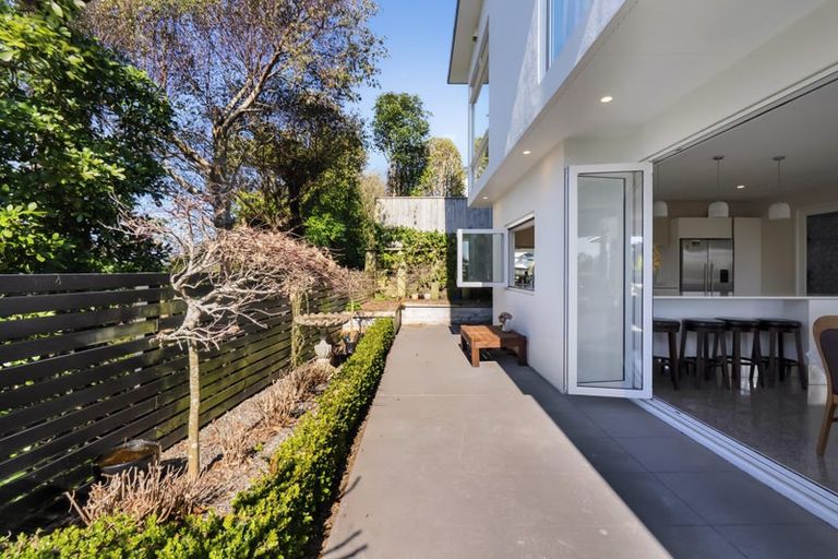 Photo of property in 321b Mangorei Road, Merrilands, New Plymouth, 4312