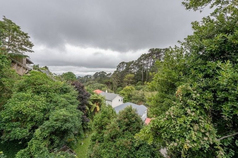 Photo of property in 58 Garden Road, Northland, Wellington, 6012