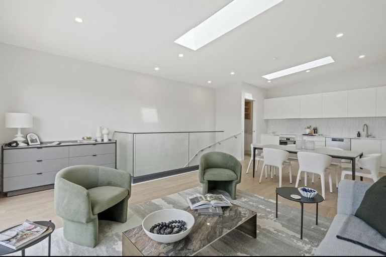 Photo of property in 115 Tiketike Way, Brooklyn, Wellington, 6021