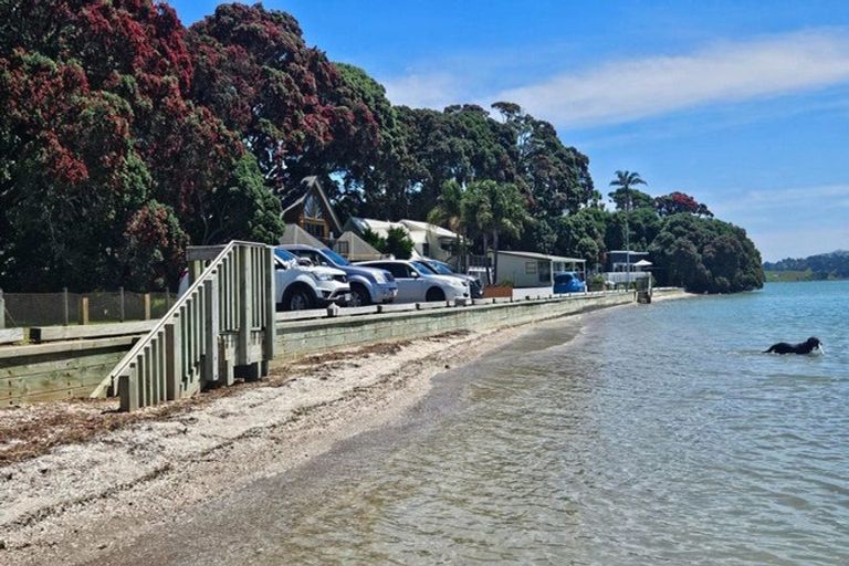Photo of property in 2 Mutetai Road, Clarks Beach, 2122