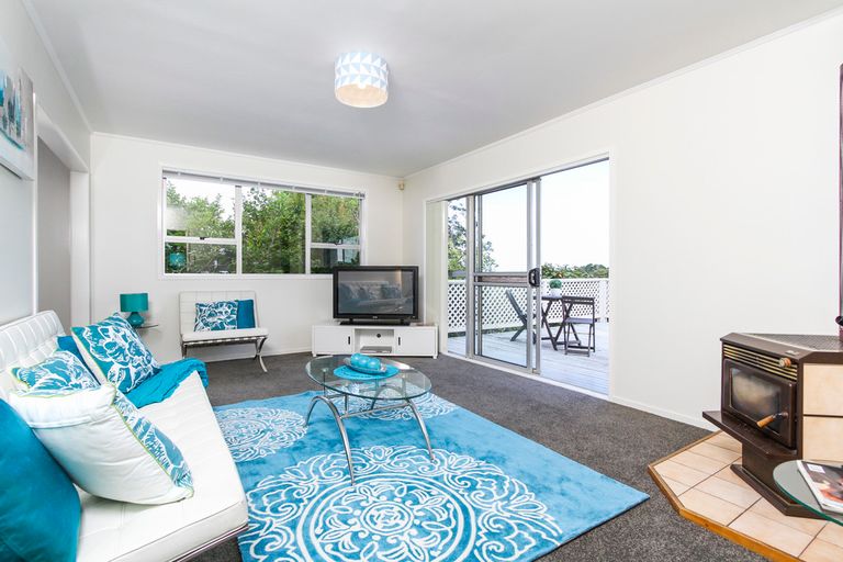 Photo of property in 30 Donovan Avenue, Massey, Auckland, 0614