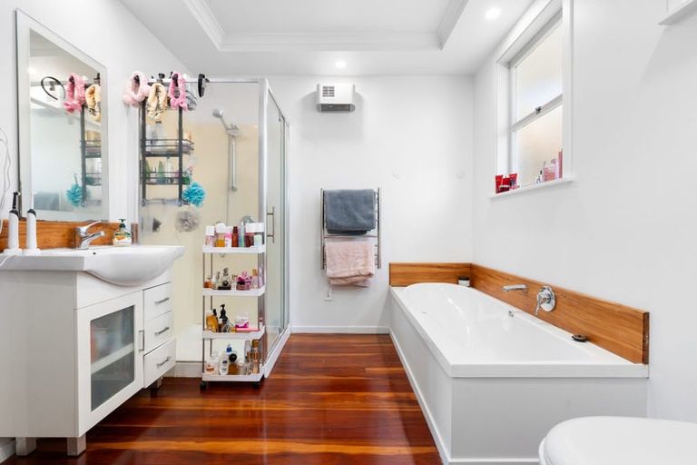 Photo of property in 11 Fordham Street, Beach Haven, Auckland, 0626