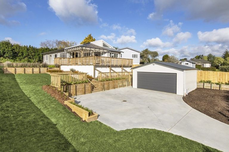 Photo of property in 21 Cambridge Road, Riverhead, 0820