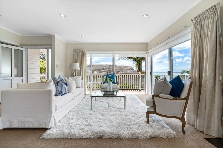 Photo of property in 1/7 Colmar Road, Mellons Bay, Auckland, 2014