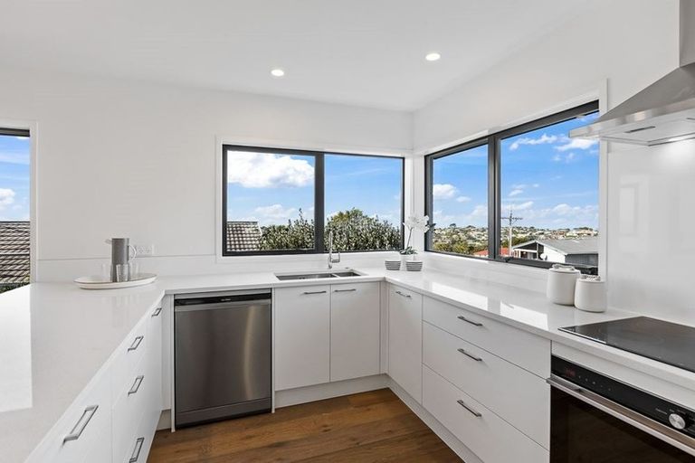 Photo of property in 39 Stanmore Bay Road, Stanmore Bay, Whangaparaoa, 0932