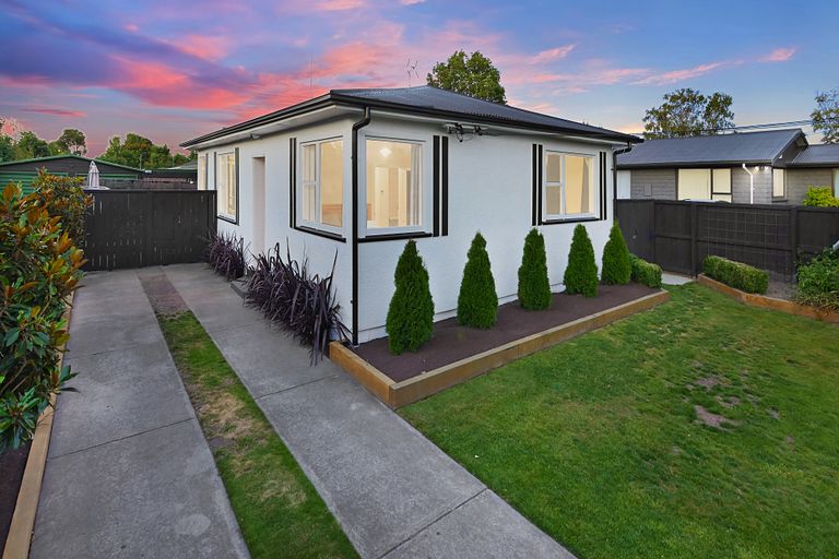 Photo of property in 103 Prestons Road, Redwood, Christchurch, 8051