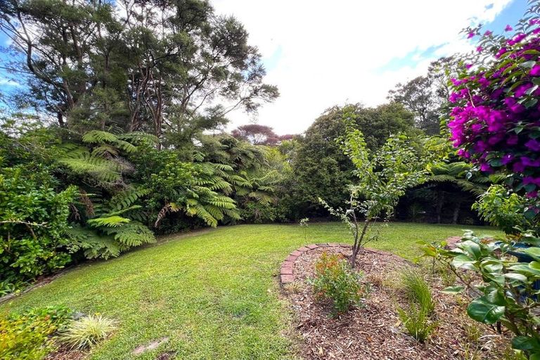 Photo of property in 8 Luxor Place, Massey, Auckland, 0614
