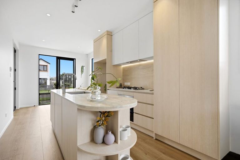 Photo of property in 6 Sails Road, Hobsonville, Auckland, 0616