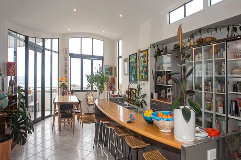 Photo of property in 203 Marine Parade, Mount Maunganui, 3116