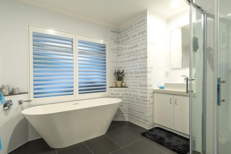 Photo of property in 108 Moffat Road, Bethlehem, Tauranga, 3110