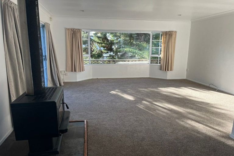 Photo of property in 57 Gatman Street, Birkdale, Auckland, 0626