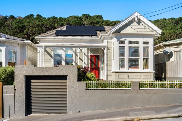 Photo of property in 43 Porritt Avenue, Mount Victoria, Wellington, 6011