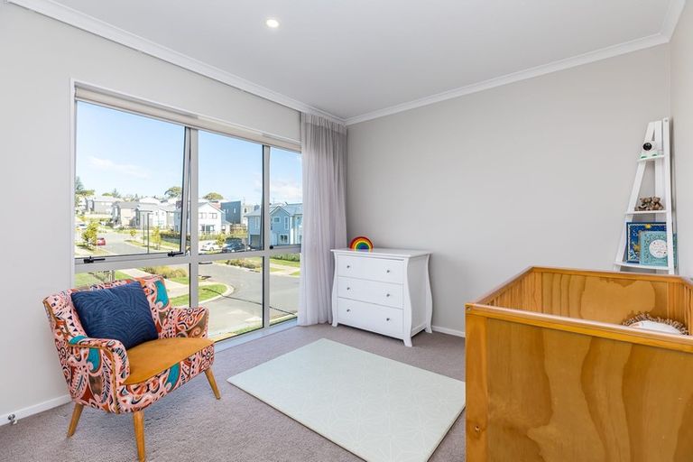 Photo of property in 14 Manutewhau Road, Massey, Auckland, 0614