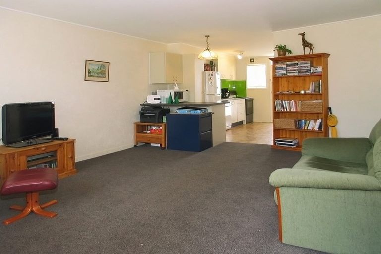 Photo of property in 5/35 Mana Esplanade, Paremata, Porirua, 5026