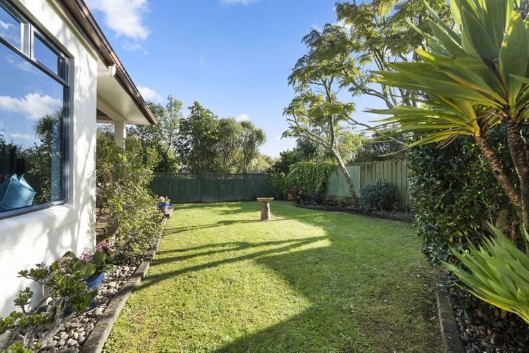 Photo of property in 91 Te Wharau Drive, Greenhithe, Auckland, 0632
