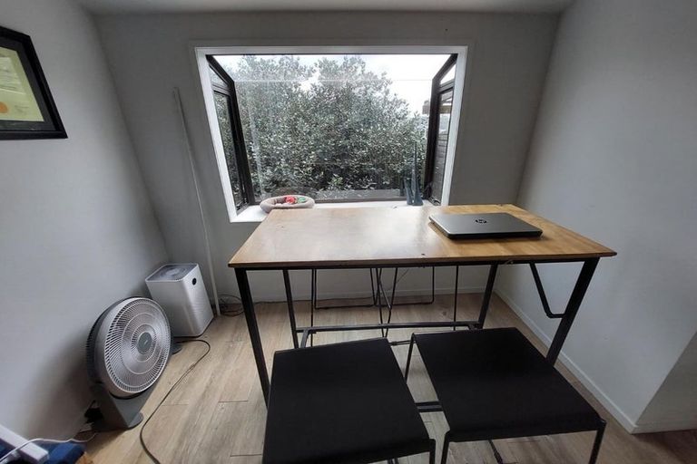 Photo of property in 2/24 Lancaster Road, Beach Haven, Auckland, 0626