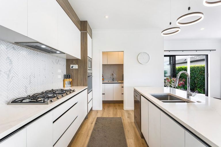 Photo of property in 54 Fruitlands Road, Kumeu, 0810