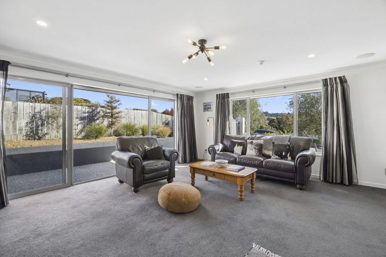 Photo of property in 24 Sunninghurst Drive, Fairfield, Dunedin, 9018