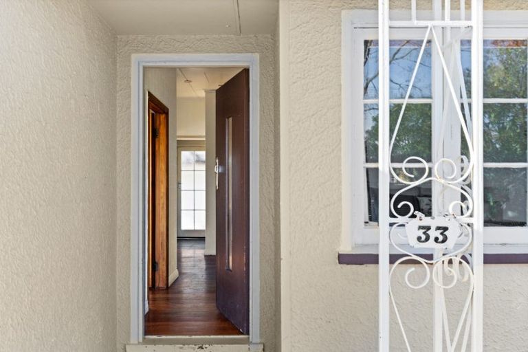 Photo of property in 33 Avondale Road, Taradale, Napier, 4112