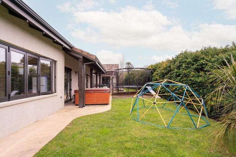 Photo of property in 18 Myra Evelyn Grove, Dairy Flat, Albany, 0792