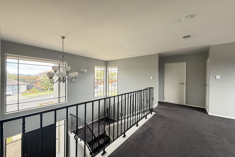 Photo of property in 29 Huntington Park Drive, Greenhithe, Auckland, 0632