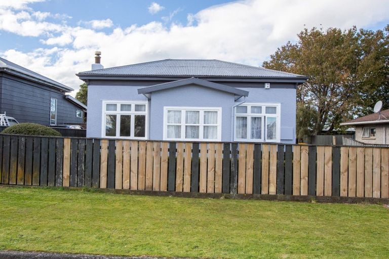 Photo of property in 10 Seddon Street, Dannevirke, 4930