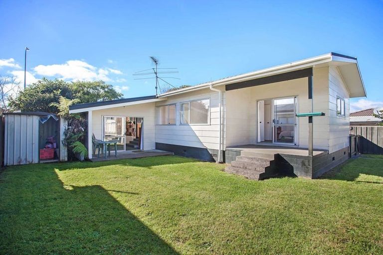 Photo of property in 70 Rowandale Avenue, Manurewa, Auckland, 2102