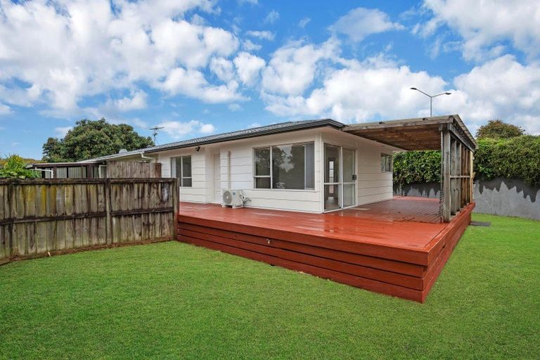 Photo of property in 2/29 Kindergarten Drive, Conifer Grove, Takanini, 2112