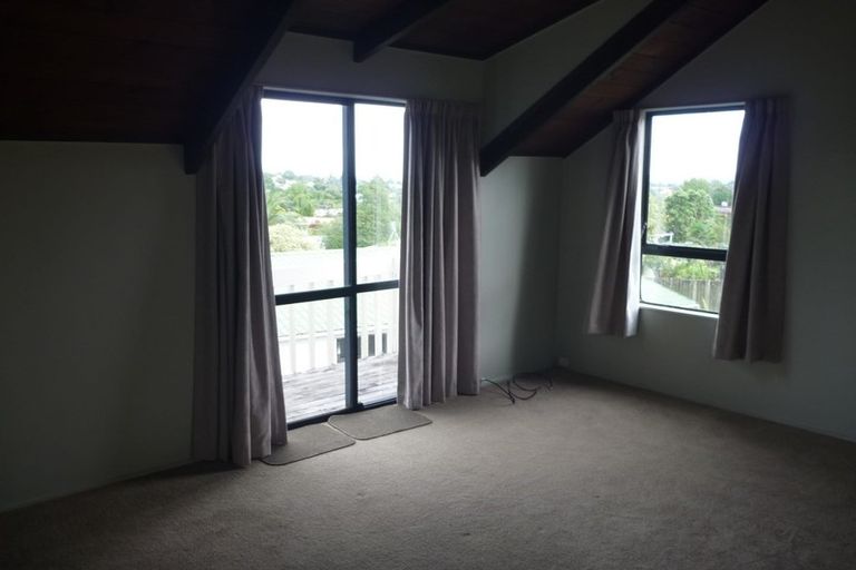 Photo of property in 4/64a Birkdale Road, Birkdale, Auckland, 0626