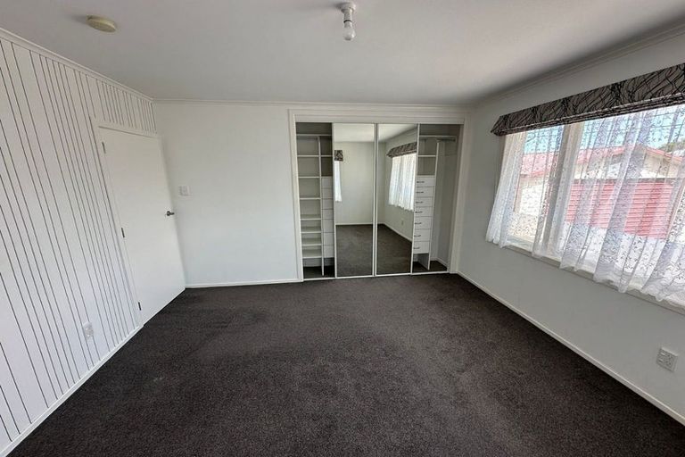 Photo of property in 1/5 Hill Crescent, Papakura, 2110