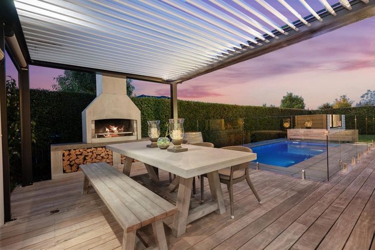 Photo of property in 33 Pohutukawa Parade, Riverhead, 0820