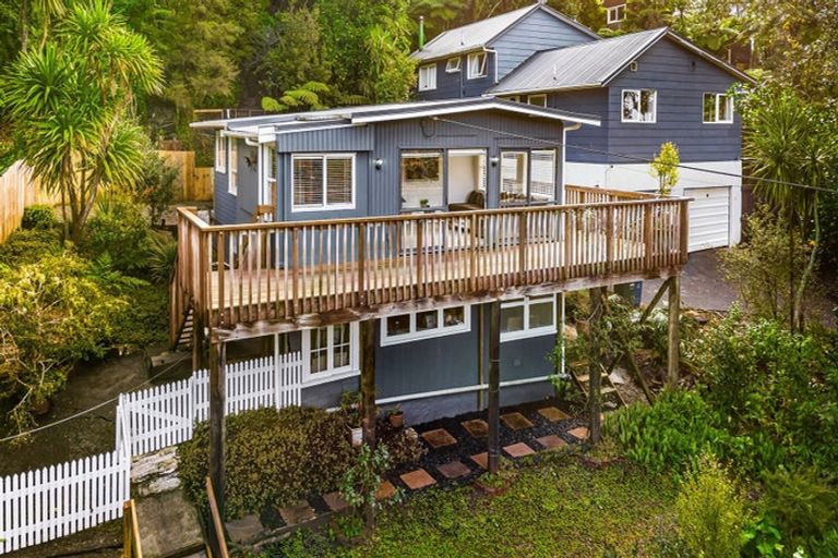 Photo of property in 11 Selwyn Avenue, Glen Eden, Auckland, 0602