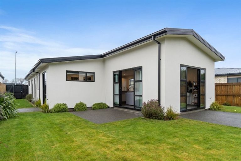 Photo of property in 15 Robert Duncan Road, Belfast, Christchurch, 8051