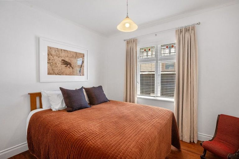 Photo of property in 170 Breaker Bay Road, Breaker Bay, Wellington, 6022