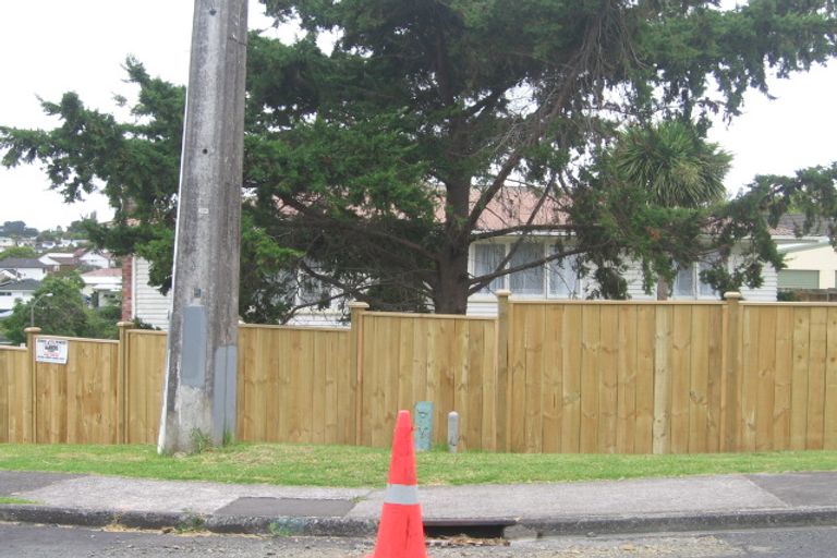 Photo of property in 1/38 Sunnyfield Crescent, Glenfield, Auckland, 0629