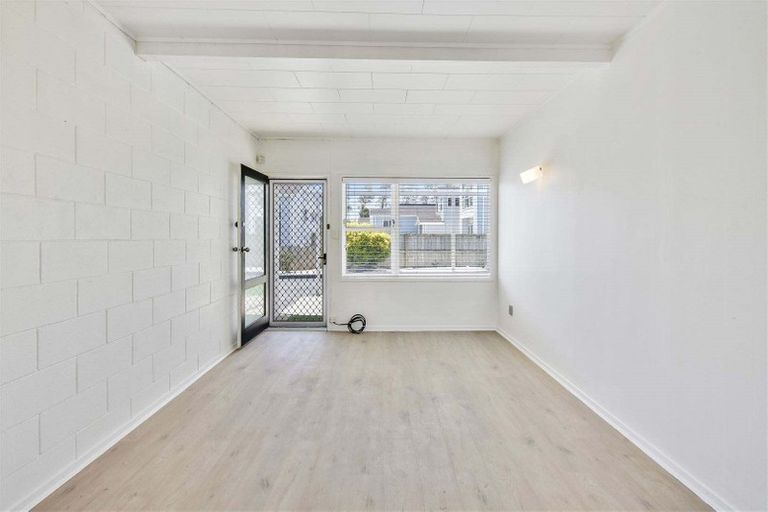 Photo of property in 2/7 James Road, Manurewa, Auckland, 2102