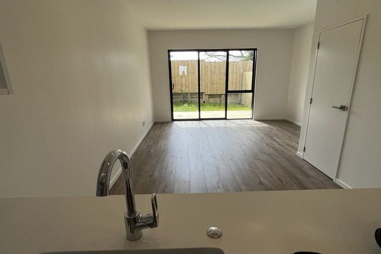 Photo of property in 29/241 Don Buck Road, Massey, Auckland, 0614