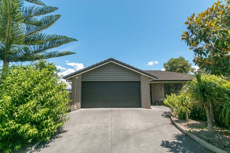 Photo of property in 94 San Marino Drive West, Henderson, Auckland, 0612
