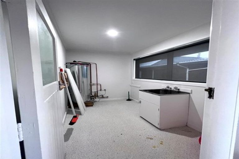 Photo of property in 117 Golf Road, New Lynn, Auckland, 0600