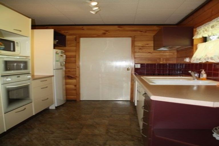 Photo of property in 21b Fernhaven Grove, Newlands, Wellington, 6037