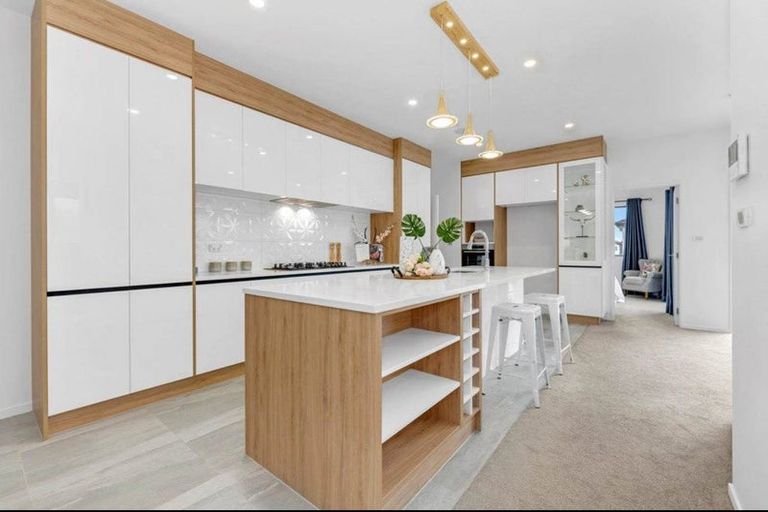 Photo of property in 28 Bushfield Drive, Flat Bush, Auckland, 2019