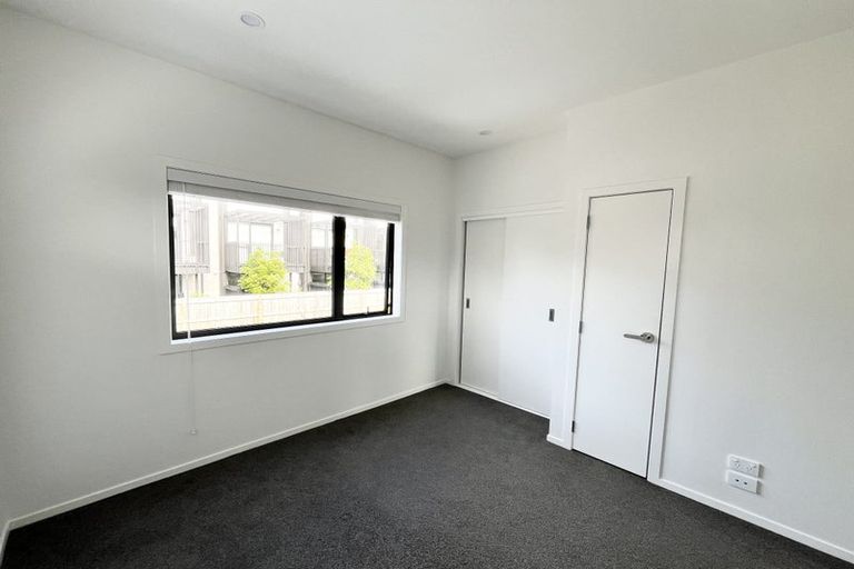 Photo of property in 27/28 Westgate Drive, Westgate, Auckland, 0614