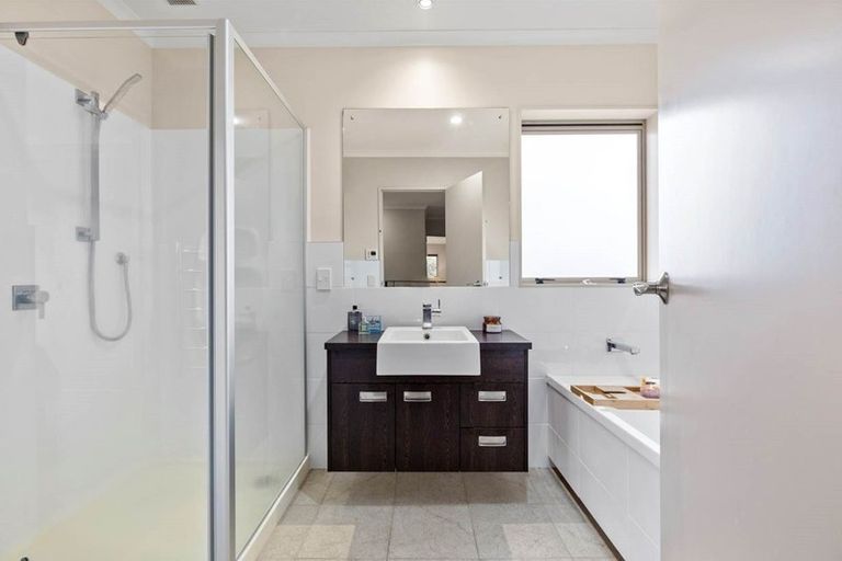 Photo of property in 27 Amaretto Avenue, Flat Bush, Auckland, 2019