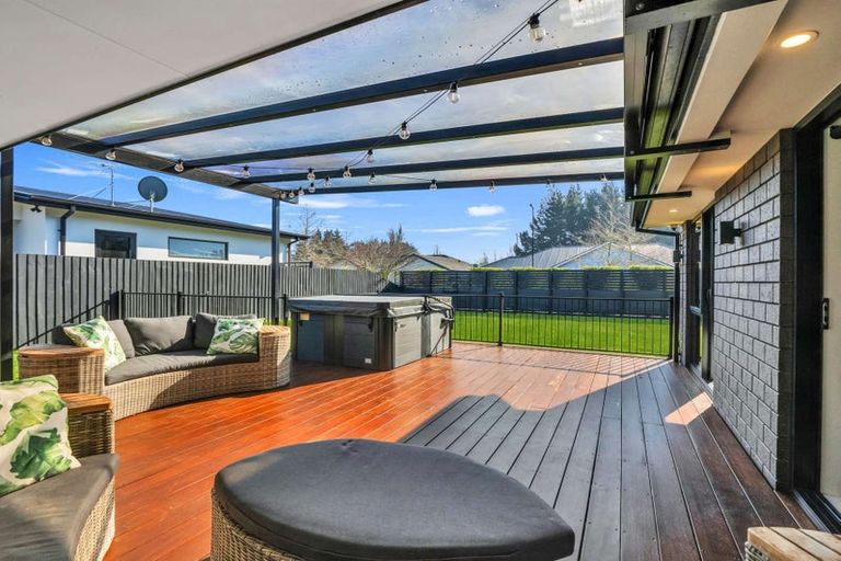 Photo of property in 10 Kohunga Crescent, Bottle Lake, Christchurch, 8083