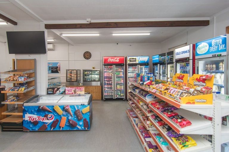 Photo of property in 32 Waimate Highway, Makikihi, Waimate, 7978